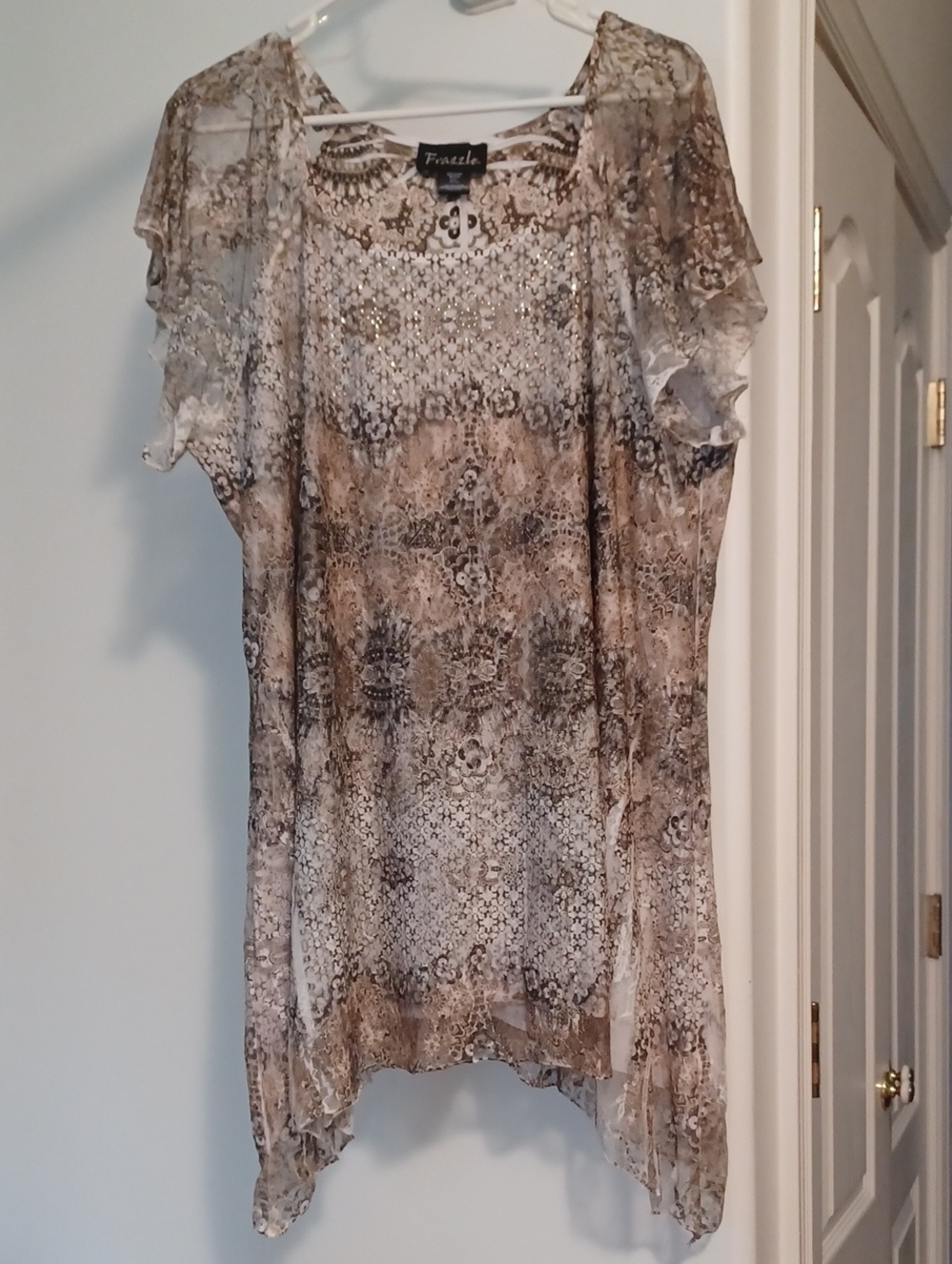 Francesca's Collections Brown Cream Floral-Print Layered Flutter Tunic